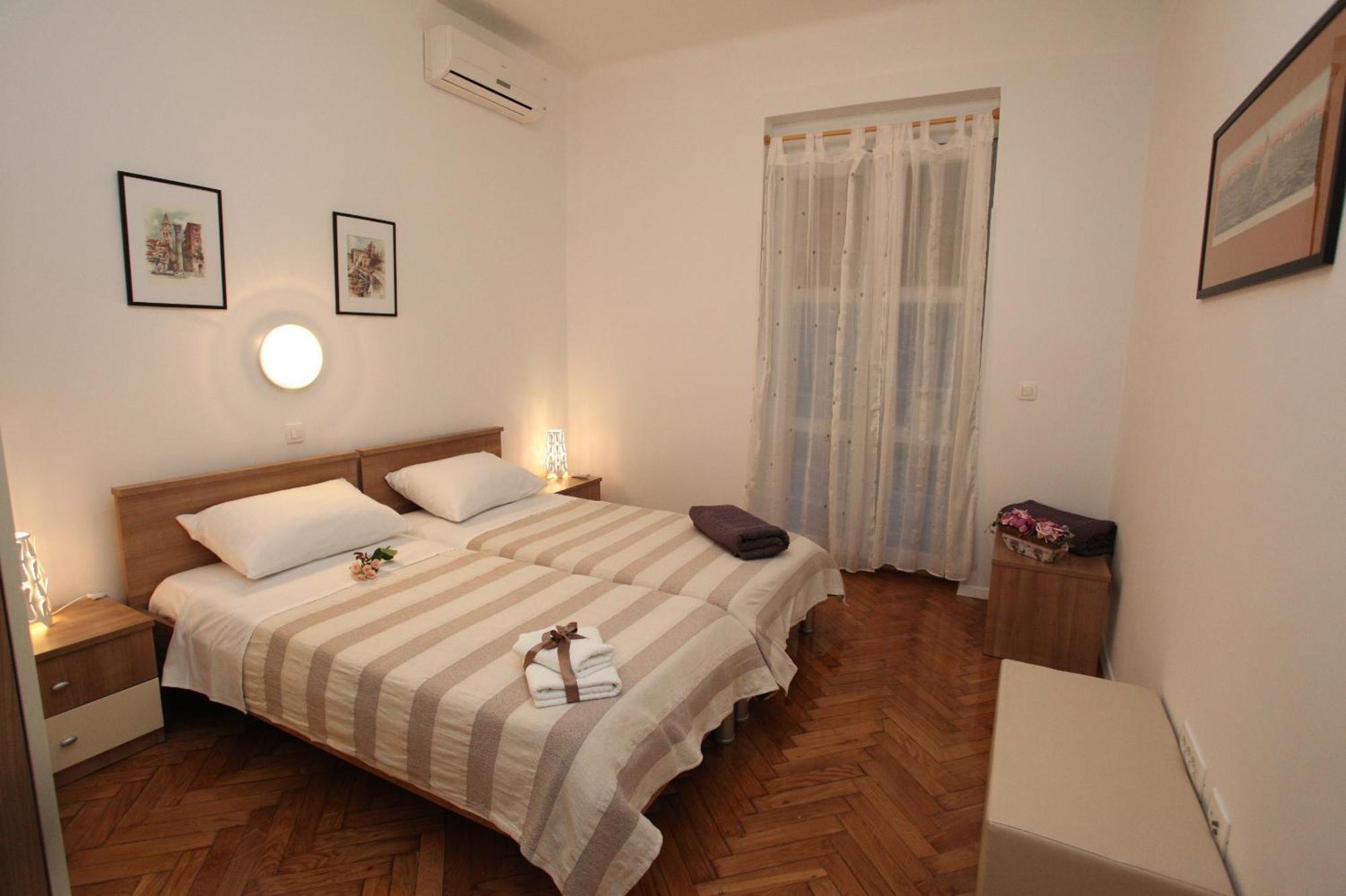 Vincent Apt. In Old Town Centre Zadar Room photo
