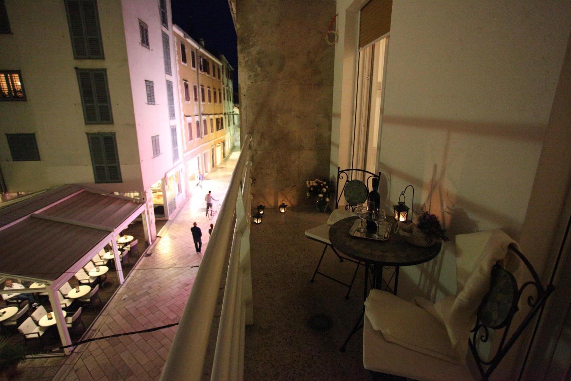 Vincent Apt. In Old Town Centre Zadar Room photo